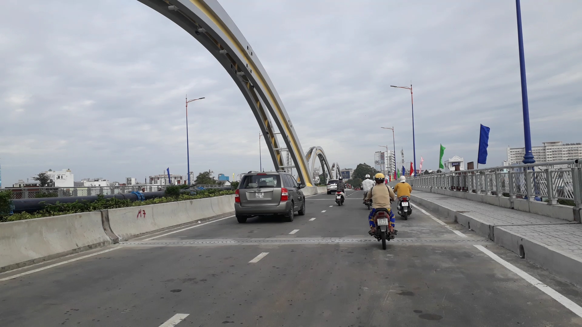 Video: Cầu Quang Trung Cần Thơ ngày đầu năm mới 2021